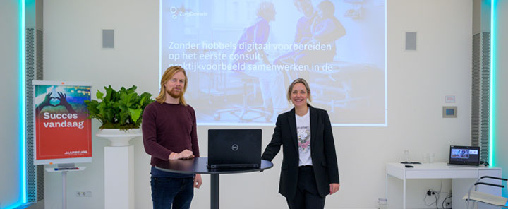 Esther Berkman en Peter Krol (Medify) tijdens Mobile Healthcare event 2021